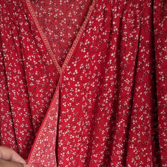 Max Studio Red White Floral Long Sleeve Wrap Style Blouse Large - Picture 9 of 15